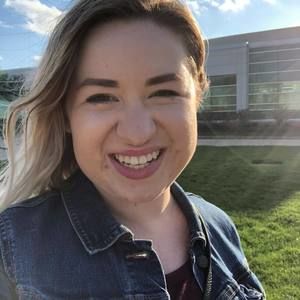 Meet your Posher, Alyssa